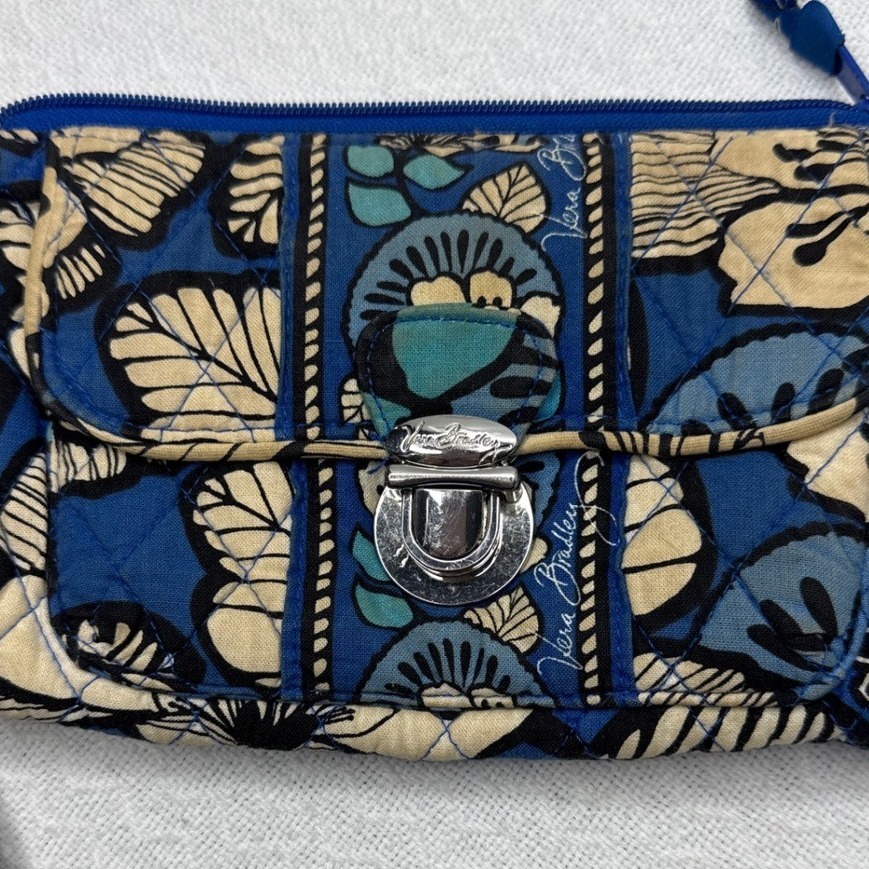 Vera Bradley Turn Lock Wallet Wristlet Clutch Blue Floral Quilted